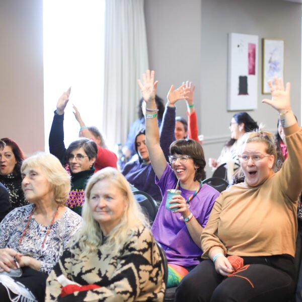 charla en auditorio cordoba teje 2025